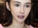 35岁李心艾直播卖减肥产品，眼窝脸颊凹陷被评“瘦脱相”，曾在产后4个月减重80斤