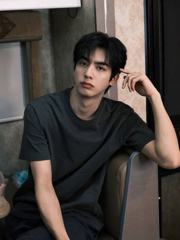 图片来源：微博@宋威龙