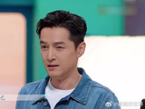 胡歌在线想口号，不料金婧一句话，何炅瞬间笑岔气！