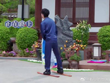 baby穿轮滑鞋出场，全场只有李晨去迎接，还得是老跑男