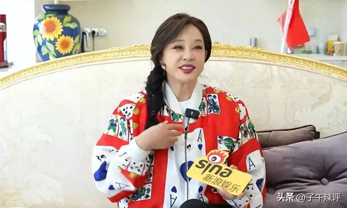 当提到与唐国强的合作时，刘晓庆的眼中含着泪光，她说：“我们这一代人最懂彼此。”回首当年，他们共同见证了中国影视业的黄金时代，而如今67岁的唐国强依然活跃在荧屏上，网友们不禁感慨：“这才是真正的实力派。”