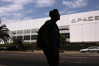 圈定铁粉！马斯克计划SpaceX三成IPO份额留给散户，还邀请去看火箭发射