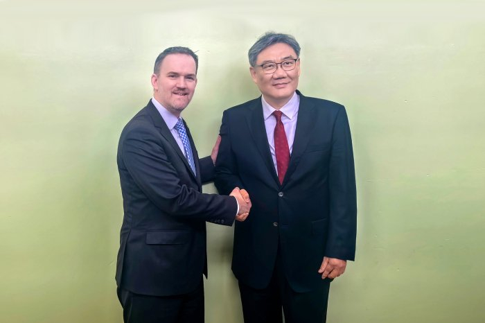 商务部部长王文涛会见美国贸易代表格里尔_乐游天下