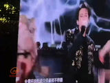 檀健次QQ音乐巅峰之夜献唱《DEAD REFLEX》舞台