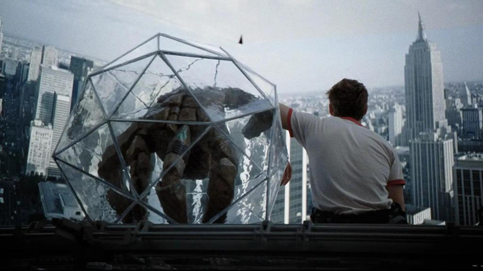 瑞恩·格雷斯（瑞恩·高斯林 饰）和洛基（詹姆斯·奥尔蒂斯 配）