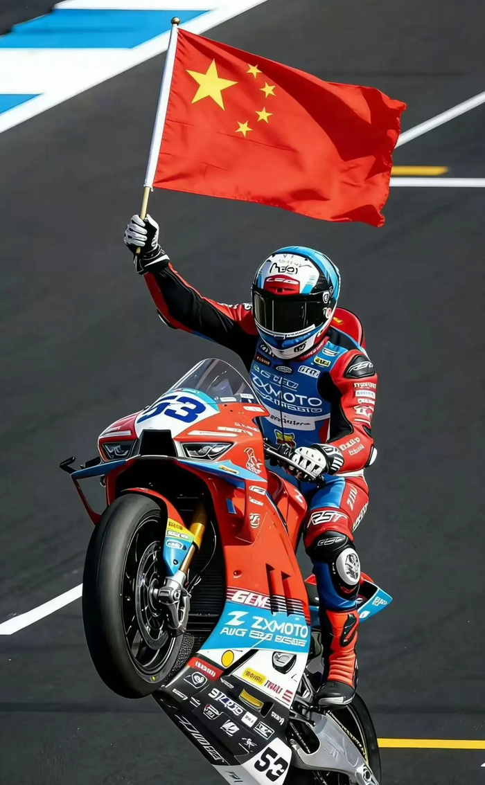 法国车手驾驶张雪机车的820RR-RS赛车获得WSBK葡萄牙站冠军，赛后高举五星红旗。 张雪机车