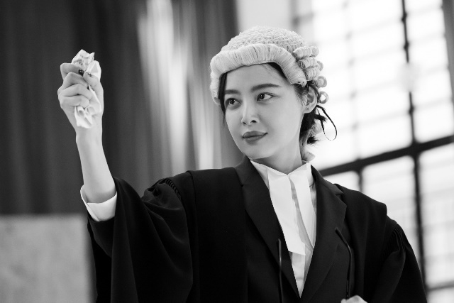 话剧《初步举证》中的辛芷蕾 