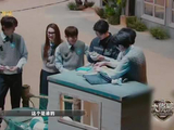 赖伟明饰演明日星受欺负，甄小海入海救赎上演浪漫