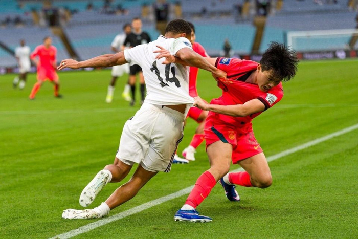 替补出场的球员中，拜合拉木风格一如既往，他出色的奔跑能力和每球必争的精神对于国足是非常重要的，其他球员也各有表现。