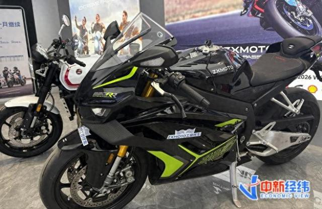 ZX820RR 中新经纬李自曼摄
