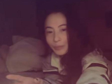张柏芝澳洲看小Q打球！躺14岁儿子怀里拍照，被小Q亲额头好温馨