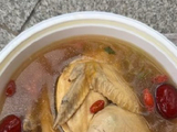 迪丽热巴在活动中为粉丝送奶茶面包的具体情况是怎样的？