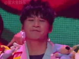 大张伟担任萌娃音乐老师，全家随音乐放飞自我