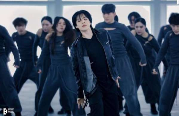JIMIN MV镜头。（图/BTS官方发布）