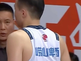 王奕博退场遭遇全场福建球迷唏嘘