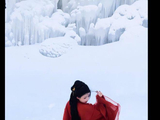 孙怡红色古风襦裙，雪地漫舞，变身穿越美人！
