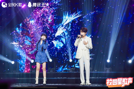 　　赖美云和井胧合唱《不舍》