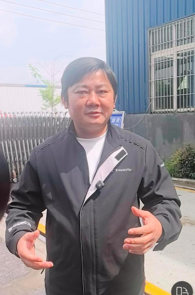 3月31日，张雪接受媒体采访 张杨 摄