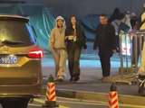 谢娜李小冉浪姐下班比心又亲亲