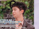 范丞丞忘记镜头，竟一把推开杨迪，关晓彤的表情亮了！