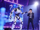 张杰演唱会现场与歌迷有哪些感人的互动细节？