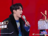 王鹤棣蔡文静卡点拍照手忙脚乱，直接跳起，离了大谱