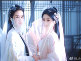 《月鳞绮纪》中鞠婧祎和陈都灵饰演的双生狐妖是什么关系？
