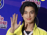 公众对娱乐圈艺人在公共场合的行为礼仪标准是什么？
