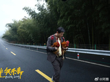 黄晓明在电影《阳光俱乐部》中为角色做出了哪些具体牺牲？