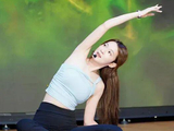 蔡洁首做导师教瑜伽！学员赞声线温柔好舒压