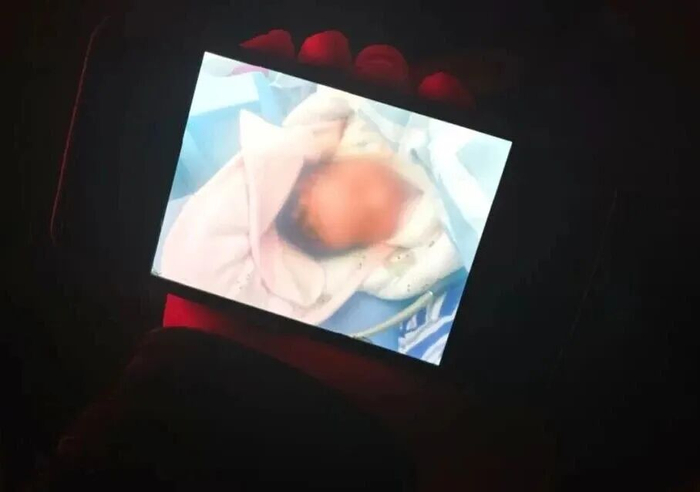 王警官收到的儿子出生照。图源：临沧警方