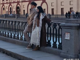 观众对于《妻子的浪漫旅行》首次引入未婚情侣的模式创新，主要有哪些支持和反对的声音？