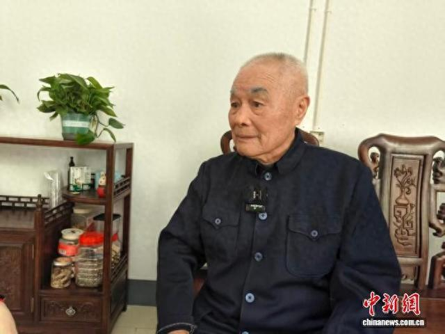 王春文老人。吴向正 摄