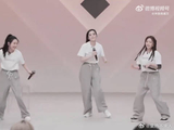 萧蔷六旬完成地板动作，体力惊人