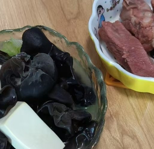  查出脂肪肝后，张静怡开始改变饮食。受访者供图