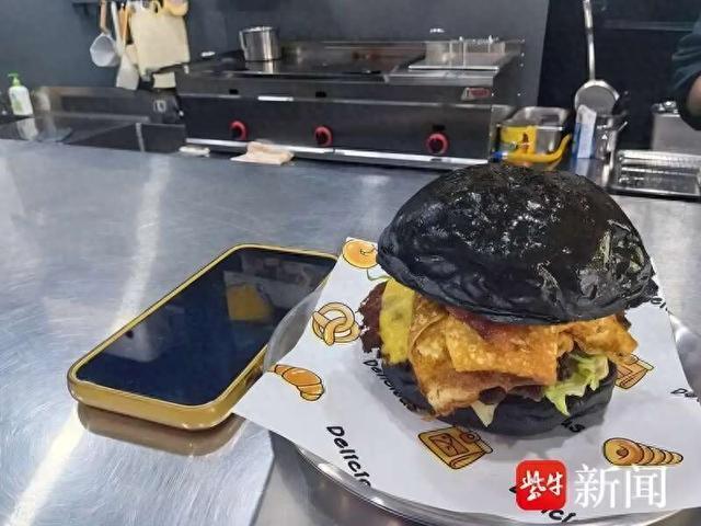 图片来源：扬子晚报紫牛新闻