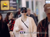 李承铉没出发前怎么也想不到会没箱子可推！