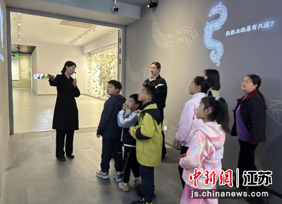 研学团队走进文博场馆。无锡鸿山旅游度假区 供图