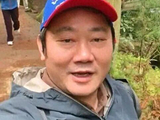 两个男人之间的呼应张雪拍卖赛车捐赠李亚鹏