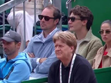 20260410 你辛的朋友F1车手George Russell在包厢 tennisTV