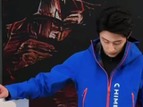 黄景瑜直播展立体五官与硬朗气质