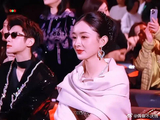 实力和颜值并存，绝美的场面，众人目光聚瞧