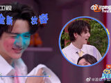 玩个粉扑大赛把自己玩成彩色版阿凡达，张新成这模样又好笑又好看