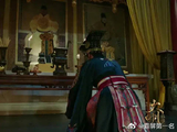 皇帝朱亚文打了胜仗，回京第一件事就是“见”父亲和爷爷