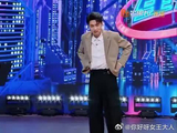 钟楚曦放大招，舞蹈接力直接劈叉，黄明昊还疯狂拱火！