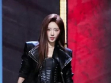 除了队长才能，张月的北舞和优我女团背景对她舞台表现有哪些帮助？