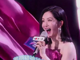谢娜回应裙子被黄灿灿踩掉了：“还好只掉了一半”