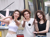 王濛、李小冉、唐艺昕三人组，微笑比心，好温馨啊
