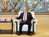 尹力会见中国国民党主席郑丽文