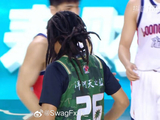 CBA历史性跨界！说唱巨星JCole首秀0分，球迷为何纷纷点赞？
